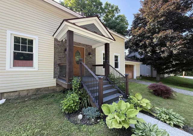1st image of 25 Bluff St, Proctor, VT 05765 | MLS# 5085060
