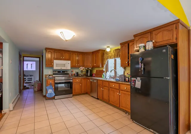 3rd image of 5 Lisa Ter, Pelham, NH 03076 | MLS# 5085116