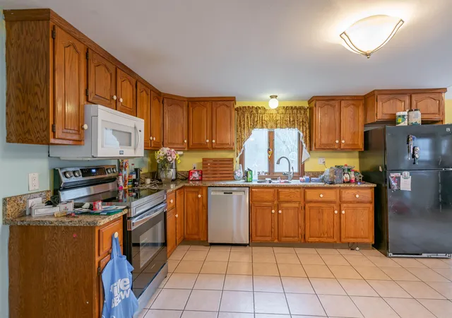4th image of 5 Lisa Ter, Pelham, NH 03076 | MLS# 5085116