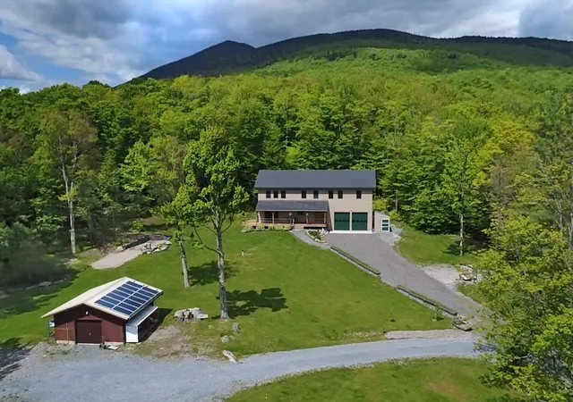 2nd image of 1655 Lincoln Gap Rd, Lincoln, VT 05443 | MLS# 5085194