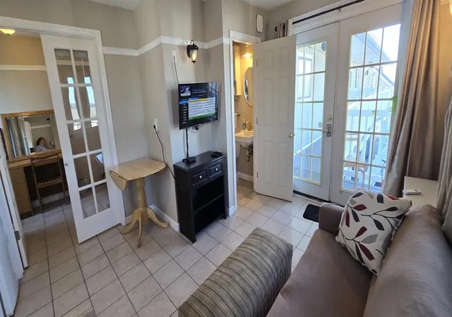 4th image of 12 G St, Hampton, NH 03842 | MLS# 5085225