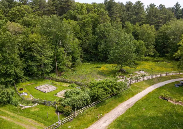 3rd image of 225 Lowell Rd, Carlisle, MA 01741 | MLS# 5085290