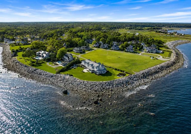 2nd image of 6 Wildwood Ln, Rye, NH 03870 | MLS# 5085295