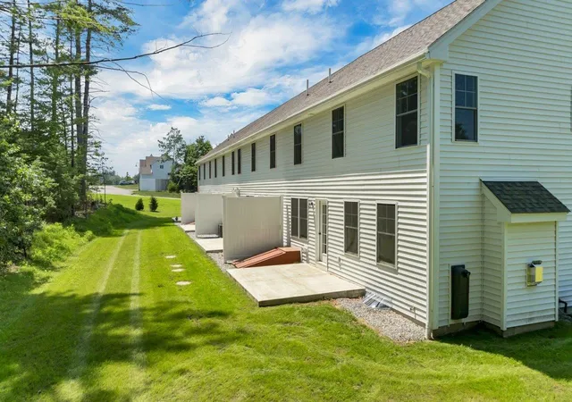 4th image of 15-A Mustang Dr #END UNIT-A, Litchfield, NH 03052 | MLS# 5085331