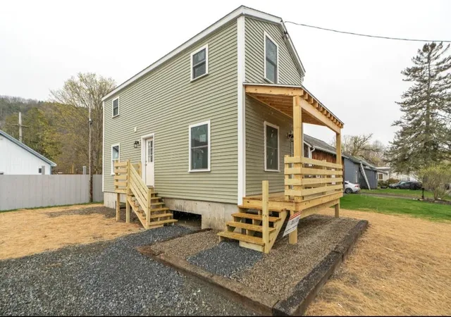 10th image of 29 National St, Windsor, VT 05089 | MLS# 5085358
