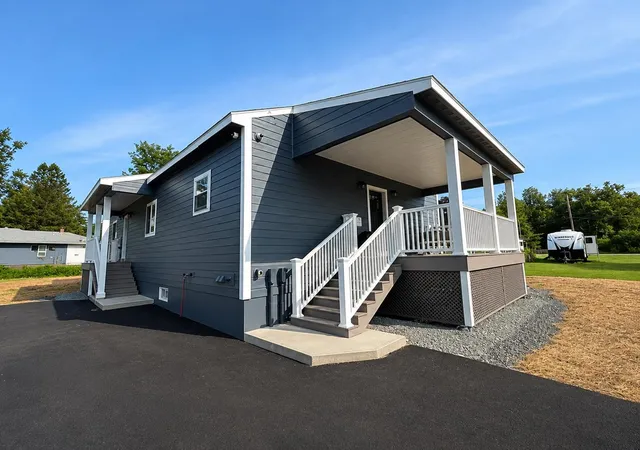 2nd image of 64 Evans St, Gorham, NH 03581 | MLS# 5085386