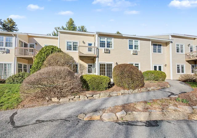 Homes for sale in New London, NH | 332 Parkside Rd #3, New London, NH 03257 | MLS# 5085389