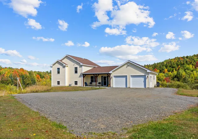 Photo 2 of Single family home for sale at 10 Harvest Ct, Littleton, NH 03561 | MLS# 5085536 | Listing updated on 2026-05-18