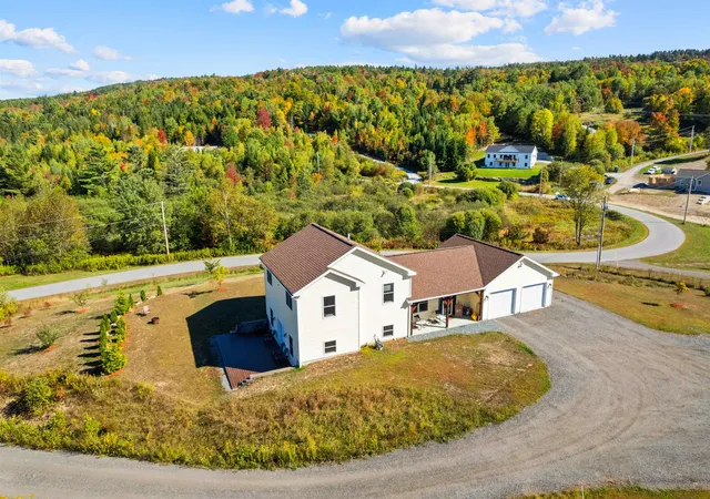 Photo 3 of Single family home for sale at 10 Harvest Ct, Littleton, NH 03561 | MLS# 5085536 | Listing updated on 2026-05-18