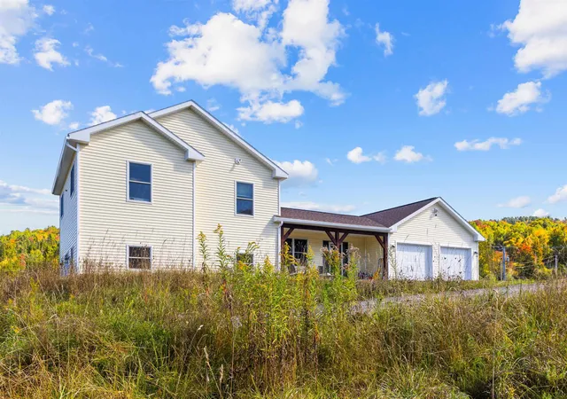 Photo 4 of Single family home for sale at 10 Harvest Ct, Littleton, NH 03561 | MLS# 5085536 | Listing updated on 2026-05-18