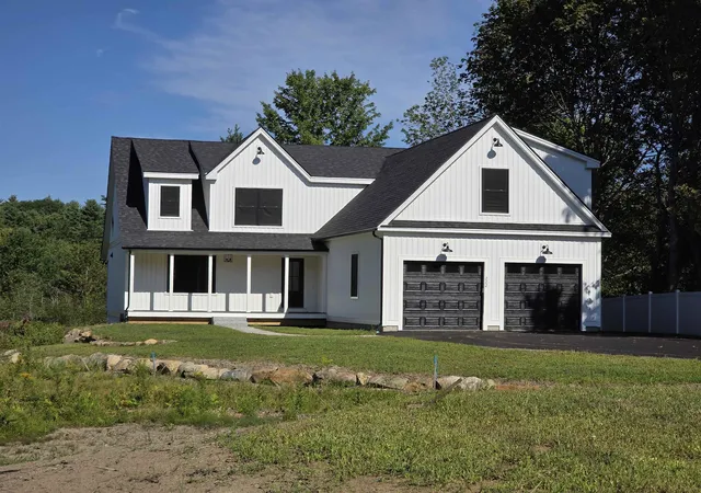 Photo 2 of Single family home for sale at 222 River Rd, Eliot, ME 03903 | MLS# 5085584 | Listing updated on 2026-08-26