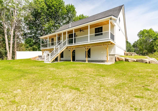 Photo 2 of Single family home for sale at 222 River Rd, Eliot, ME 03903 | MLS# 5085584 | Listing updated on 2026-08-26