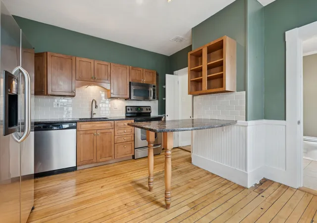 1st image of 20 Richmond St, Dover, NH 03820 | MLS# 5085618