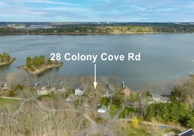 Homes for sale in Durham, NH | 28 Colony Cove Rd, Durham, NH 03824 | MLS# 5085855