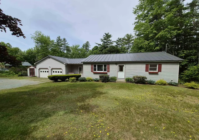 Homes for sale in Haverhill, NH | 123 Terrace Dr, Haverhill, NH 03774 | MLS# 5085863