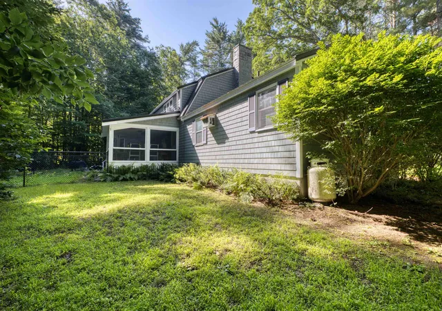 5th image of 11 Robin Acres Dr, Wolfeboro, NH 03894 | MLS# 5085895