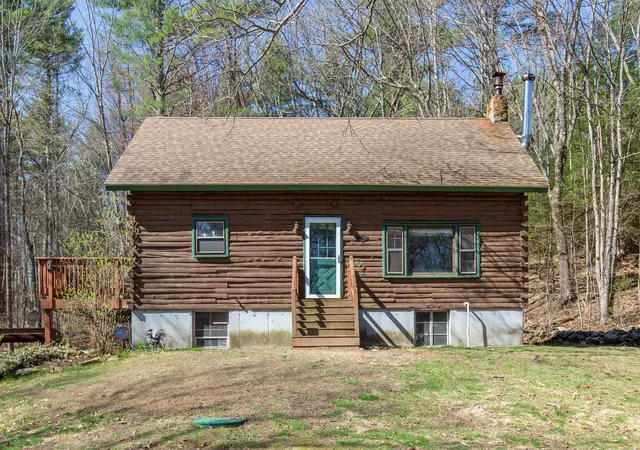 Homes for sale in Chester, NH | 519 Candia Rd, Chester, NH 03036 | MLS# 5085913