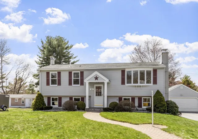 Photo 1 of Single family home for sale at 30 Davis Rd, Portsmouth, NH 03801 | MLS# 5085919 | Listing updated on 2026-10-01