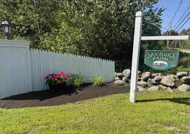 2nd image of 1 Farm House Ln #2, Wolfeboro, NH 03894 | MLS# 5086059