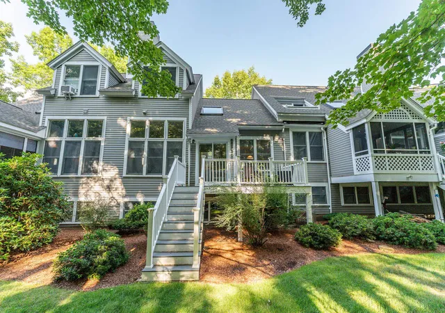 Photo 3 of Townhouse for sale at 23 Goldfinch Ln, Nashua, NH 03062 | MLS# 5086118 | Listing updated on 2026-09-19