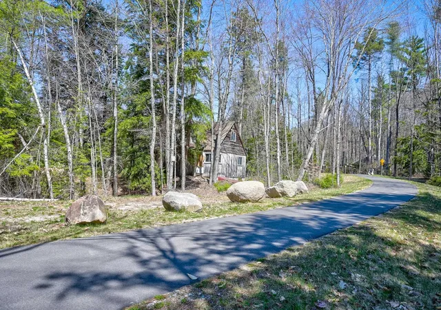 Photo 3 of Single family home for sale at 29 Hawk Rd, North Conway, NH 03860 | MLS# 5086164 | Listing updated on 2026-09-04