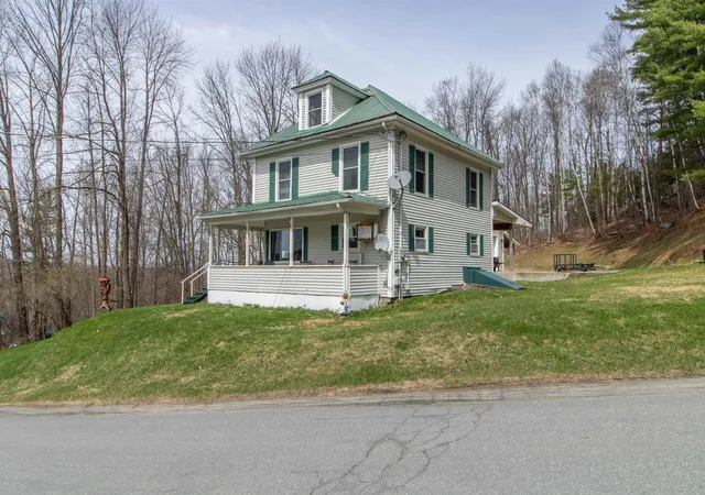 3rd image of 77 Water St, Orleans, VT 05860 | MLS# 5086195