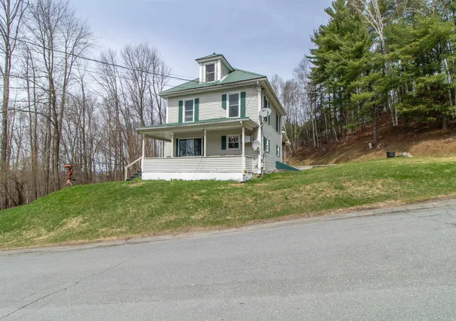 4th image of 77 Water St, Orleans, VT 05860 | MLS# 5086195