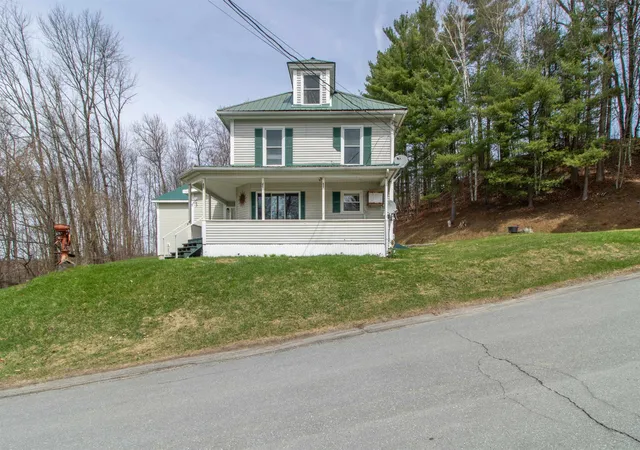 5th image of 77 Water St, Orleans, VT 05860 | MLS# 5086195