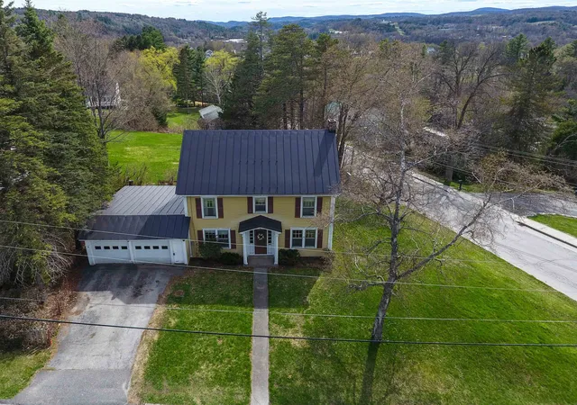 Photo 3 of Single family home for sale at 341 Tremont St, Barre, VT 05641 | MLS# 5086223 | Listing updated on 2026-09-18
