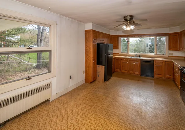 Photo 4 of Single family home for sale at 341 Tremont St, Barre, VT 05641 | MLS# 5086223 | Listing updated on 2026-09-18
