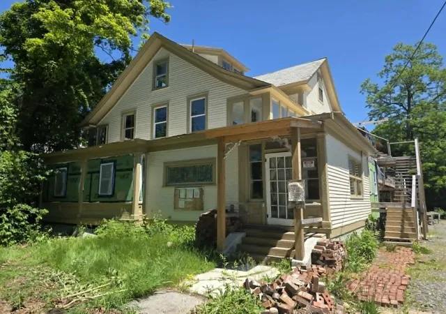Homes for sale in Brattleboro, VT | 33 Oak St, Brattleboro, VT 05301 | MLS# 5086282