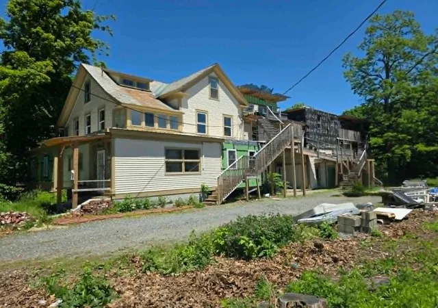 Homes for sale in Brattleboro, VT | 33 Oak St, Brattleboro, VT 05301 | MLS# 5086282