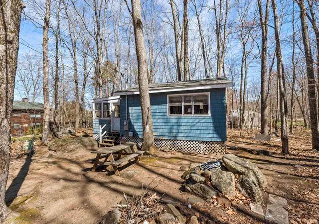 Homes for sale in Nottingham, NH | 25 Mooers Rd, Nottingham, NH 03290 | MLS# 5086294