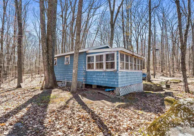 Homes for sale in Nottingham, NH | 25 Mooers Rd, Nottingham, NH 03290 | MLS# 5086294
