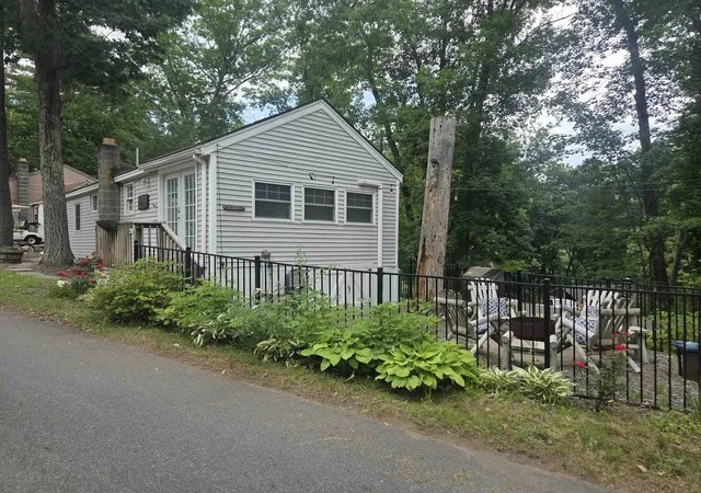 Homes for sale in Windham, NH | 1 2nd St, Windham, NH 03087 | MLS# 5086439