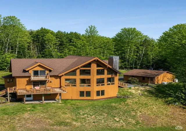 Photo 1 of Single family home for sale at 1117 Moulton Ln, Stowe, VT 05672 | MLS# 5086488 | Listing updated on 2026-09-03