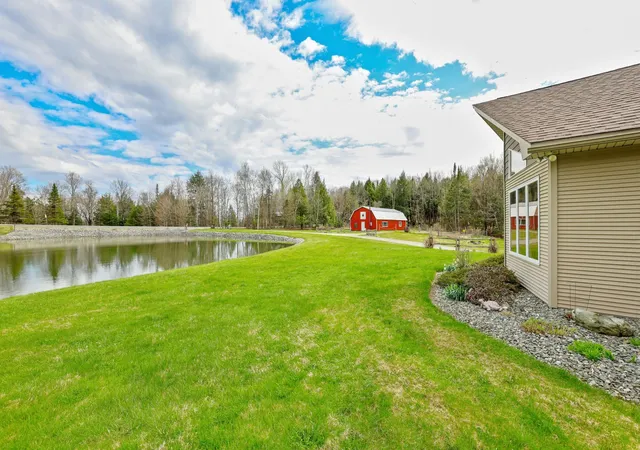 Photo 1 of Single family home for sale at 348 Maple Rdg, Newport, VT 05855 | MLS# 5086520 | Listing updated on 2026-09-14