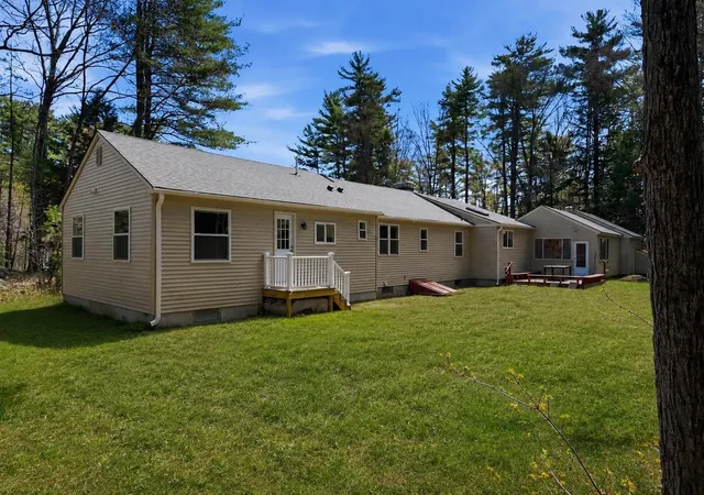 Photo 4 of Sale Pending at 1090 Main St, Laconia, NH 03246 | MLS# 5086582 | Listing updated on 2026-09-19
