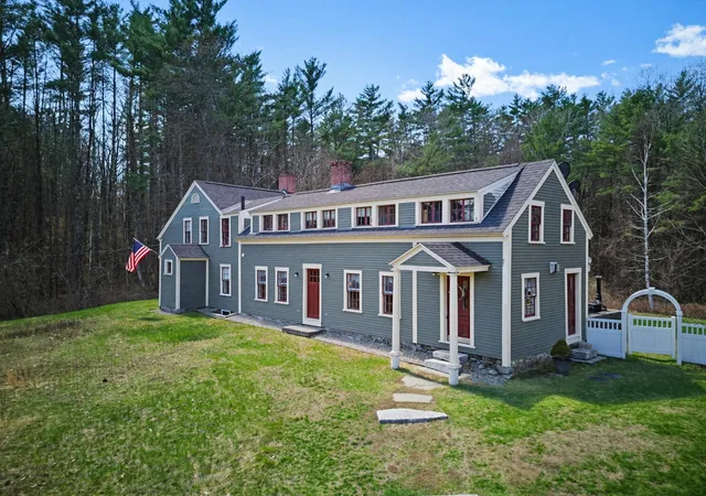 Photo 4 of Single family home for sale at 41 W Lull Pl, New Boston, NH 03070 | MLS# 5086587 | Listing updated on 2026-07-31