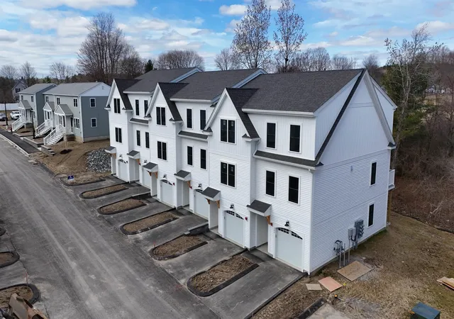 4th image of 30 Birdie Grv #D, Rochester, NH 03839 | MLS# 5086642