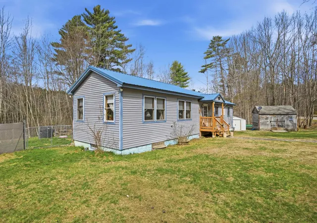 Homes for sale in New Durham, NH | 252 Merrymeeting Rd, New Durham, NH 03855 | MLS# 5086741
