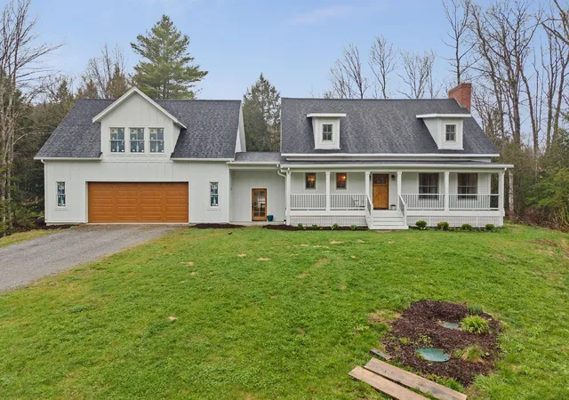 2nd image of 163 E Countryside Rd, Waterbury, VT 05676 | MLS# 5086750