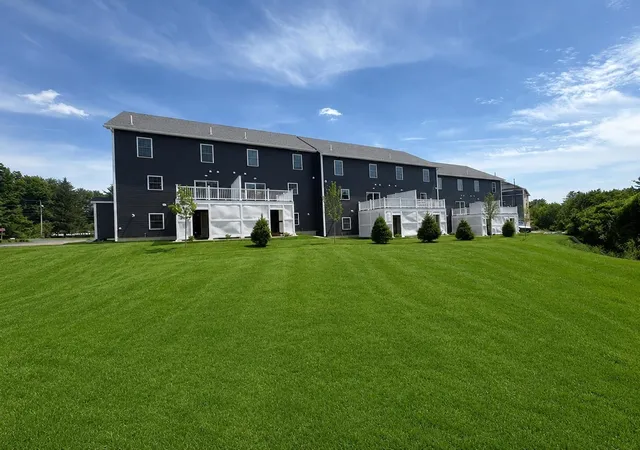 Photo 3 of Sale Pending at 20 Elise Ave #Lot 10, Londonderry, NH 03053 | MLS# 5086752 | Listing updated on 2026-09-10