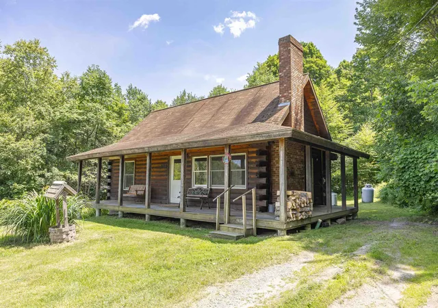 Photo 3 of Sale Pending at 287 Meader Rd, East Ryegate, VT 05042 | MLS# 5086810 | Listing updated on 2026-08-24