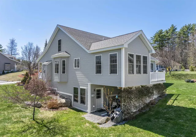 Photo 3 of Single family home for sale at 8 Port Wy, Laconia, NH 03246 | MLS# 5086910 | Listing updated on 2026-07-30