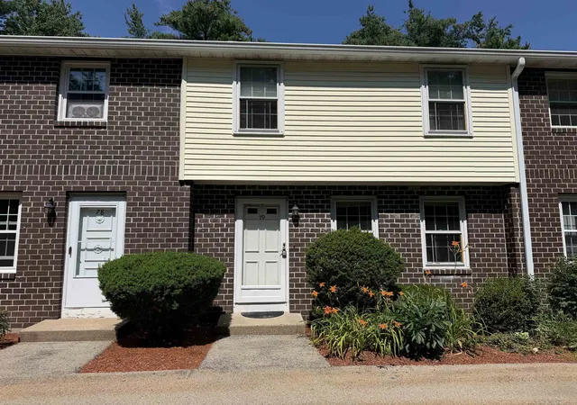Homes for sale in Londonderry, NH | 79 Oakridge Dr, Londonderry, NH 01844 | MLS# 5086912