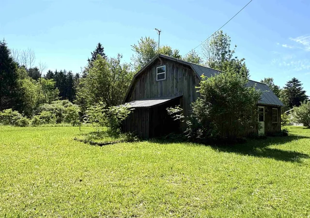 Photo 3 of Single family home for sale at 255 Canal Ln, North Hero, VT 05474 | MLS# 5086949 | Listing updated on 2026-09-17