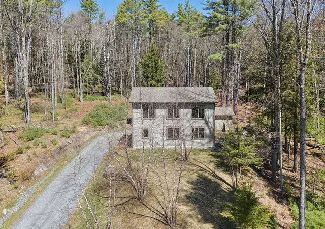 Homes for sale in Hartford, VT | 207 Hartness Wy, Hartford, VT 05059 | MLS# 5087046