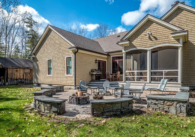 Photo 1 of Single family home for sale at 47 Oxbow Ln, Albany, NH 03818 | MLS# 5087137 | Listing updated on 2026-09-01