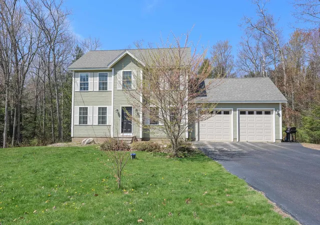 Photo 3 of Single family home for sale at 46 Jacqueline Dr, New Ipswich, NH 03071 | MLS# 5087191 | Listing updated on 2026-07-15